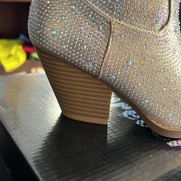 Champagne Bling Boots - Picture 3 of 5